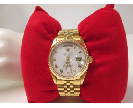 Rolex Oyster Perpetual Day Date Superlative Chronometer Ladies Wrist Watch in 18k Gold. (As Viewed)