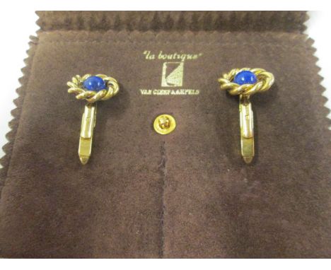 Pair of Van Cleef &amp; Arpels 18k Gold (750) Cufflinks with Rope Detail &amp; Blue Stone Believed to be Saphire to Centre. S