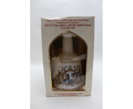 Bell’s Scotch Whisky Decanter to commemorate the marriage of HRH Prince Andrew with Miss Sarah Ferguson, 43%, original box, 1