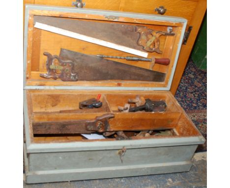 A joiner's pine tool chest and contents, including a Bailey No.51/2 smoothing plane, a Record bullnose plane and a Yankee pum