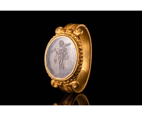 Ca. AD 100 - 300.An amazing Roman Imperial period 22 ct gold ring boasting an intaglio of nude Hercules made with extraordina