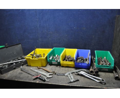 A SELECTION OF VINTAGE SPANNERS AND SOCKET SETS including a King Dick Imperial socket set (not complete), other makers includ