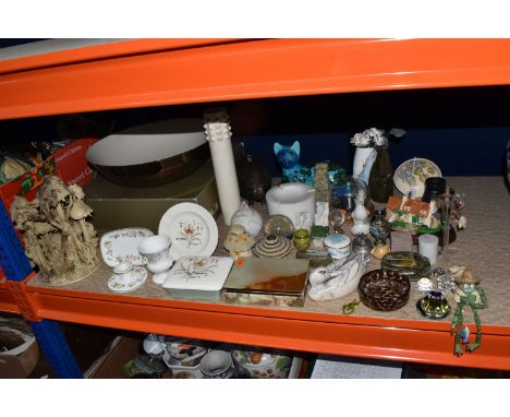 A GROUP OF ASSORTED DECORATIVE ITEMS to include a 1960s John Clappison for Hornsea white vase, height 29.5cm, a Moorcroft 'Bl