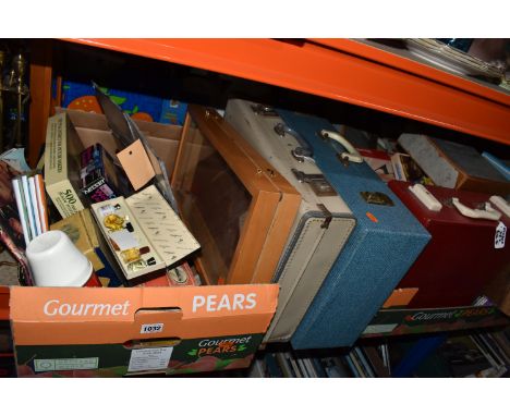 THREE BOXES AND LOOSE VINTAGE ITEMS to include three mid-century cased plastic picnic sets to include a Isovac Queen's Silver