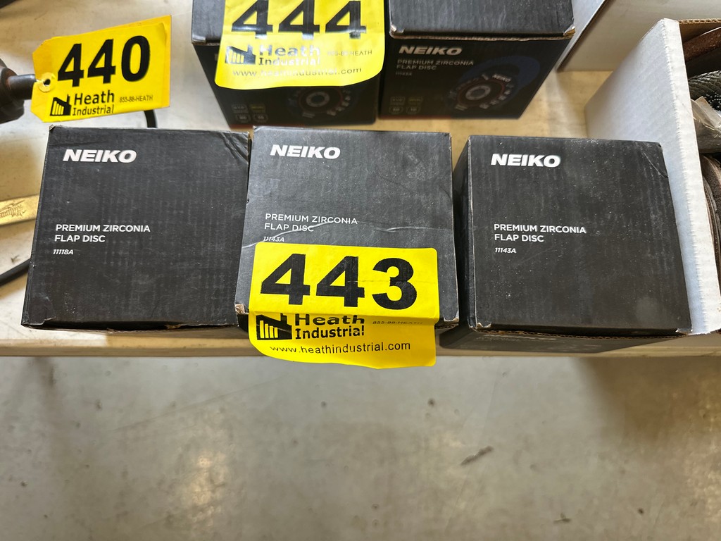 Lot 443