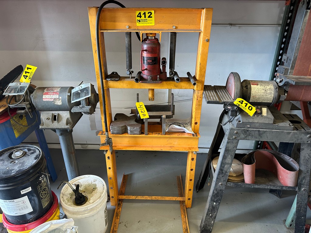 Lot 412
