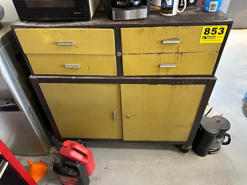 Lot 853