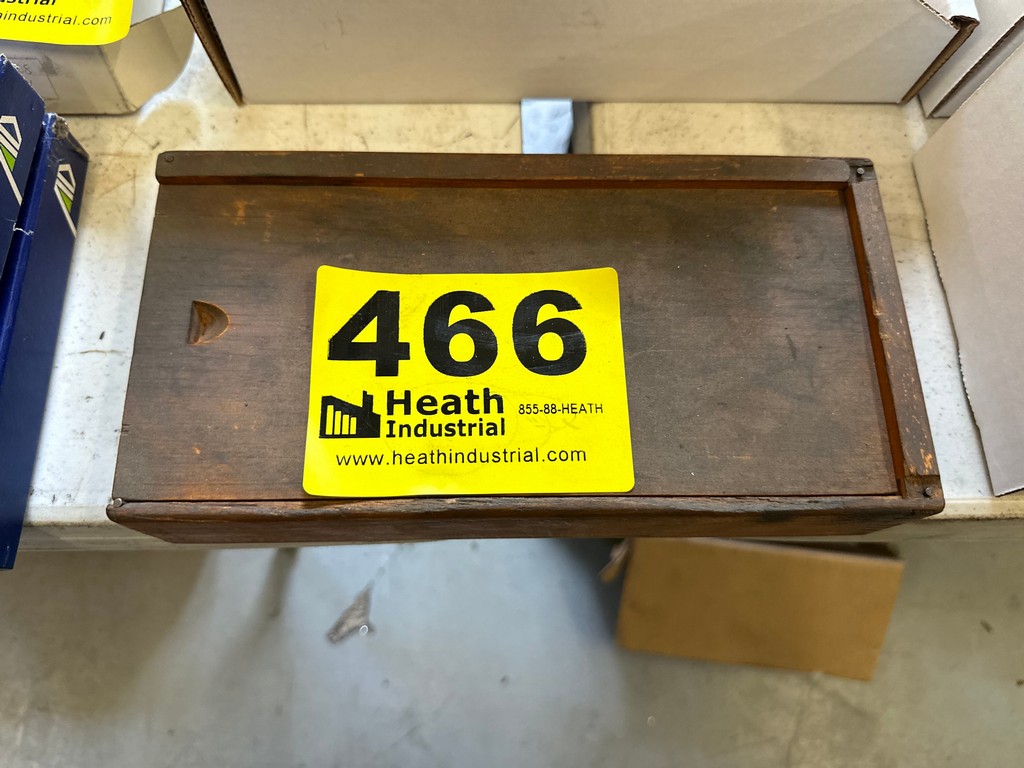 Lot 466