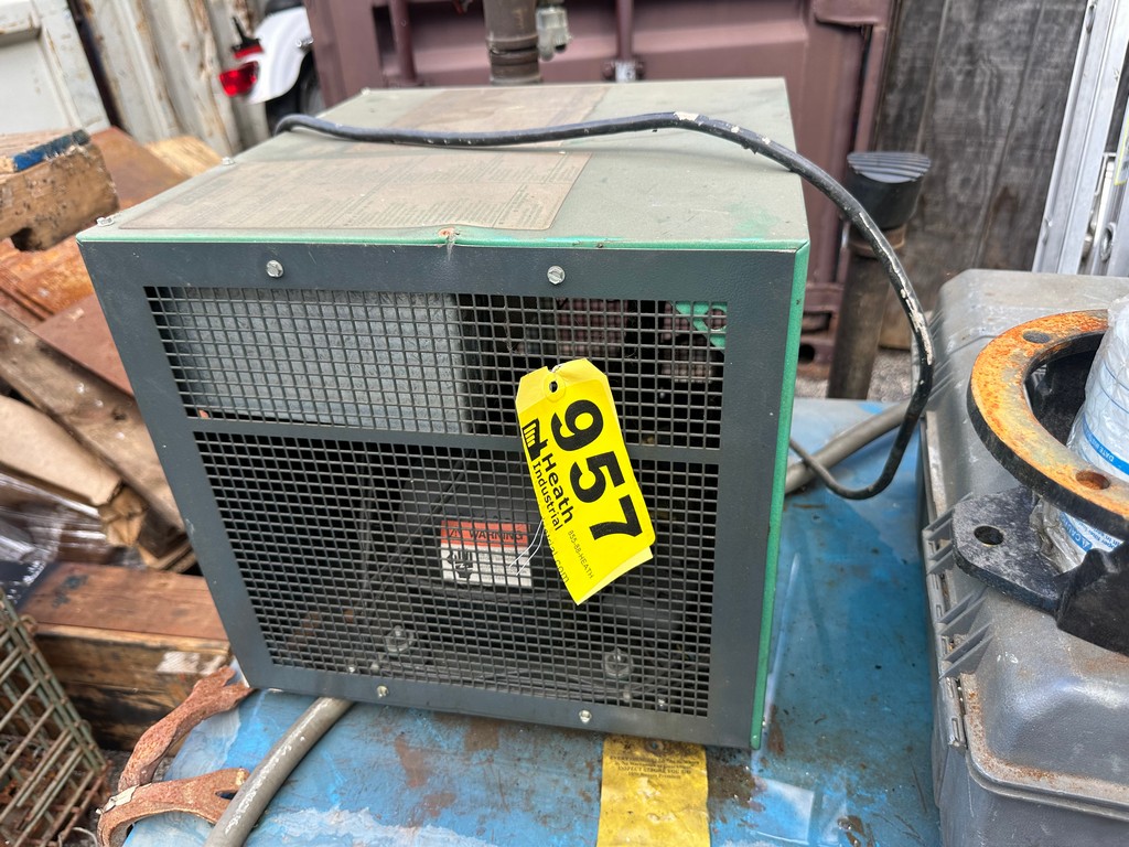 Lot 957