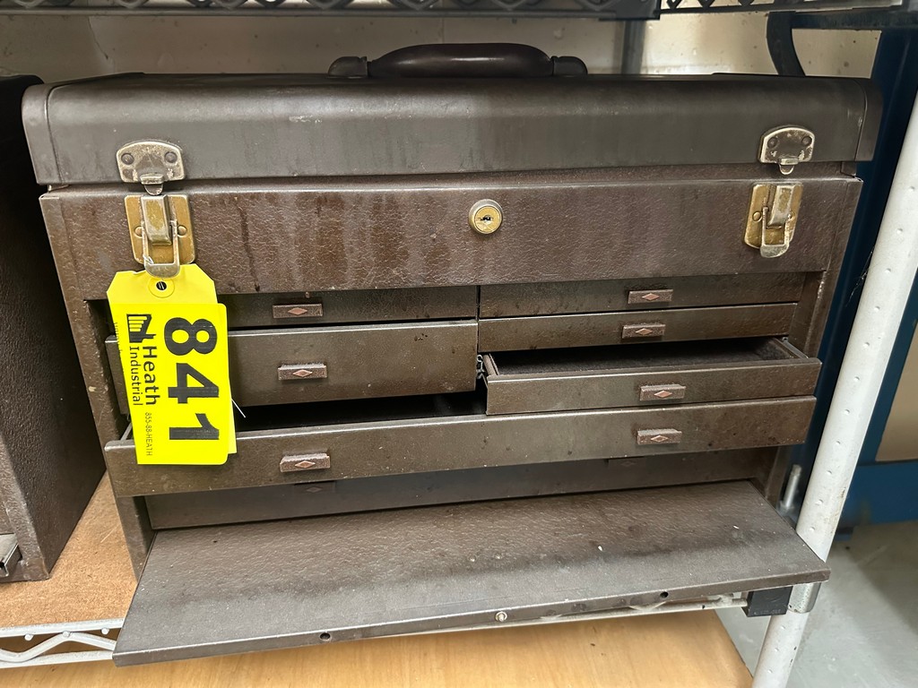 Lot 841