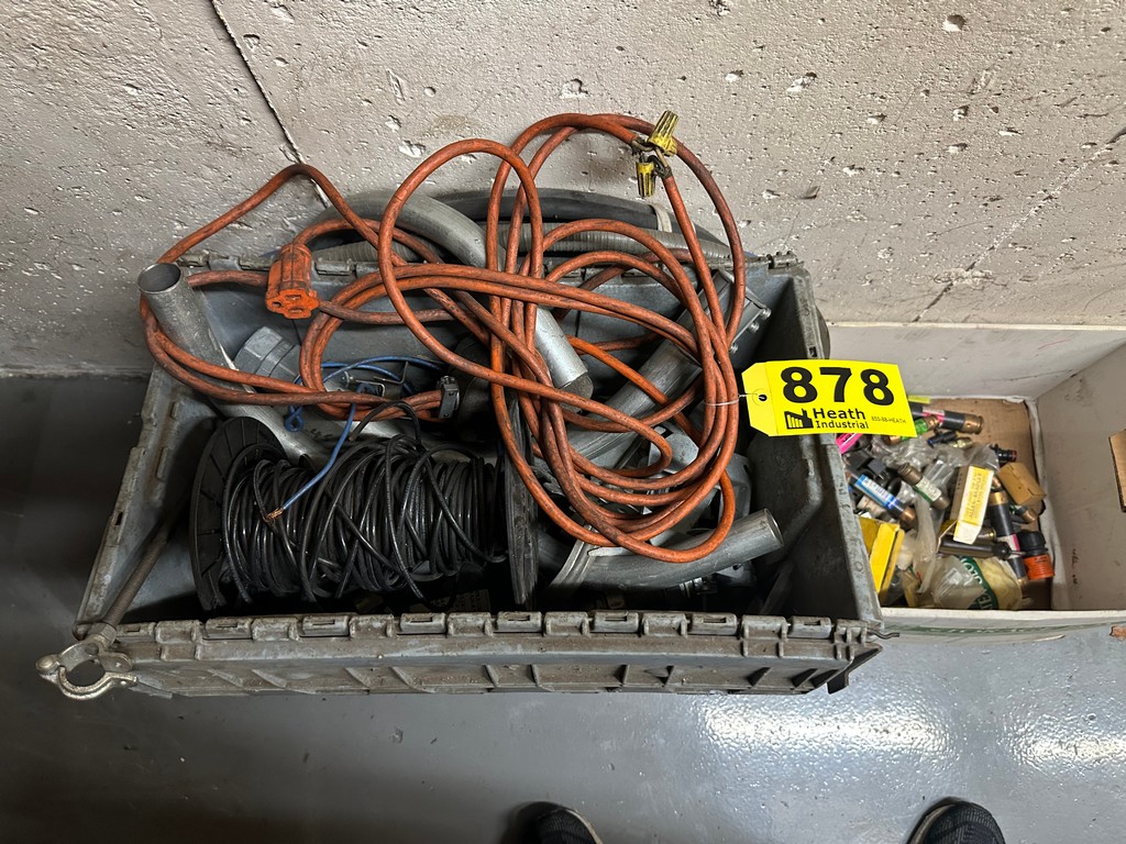 Lot 878