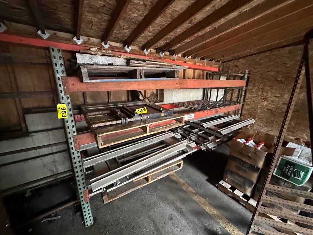 Lot 953