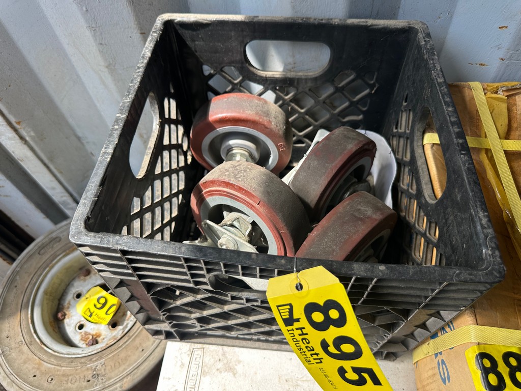 Lot 895