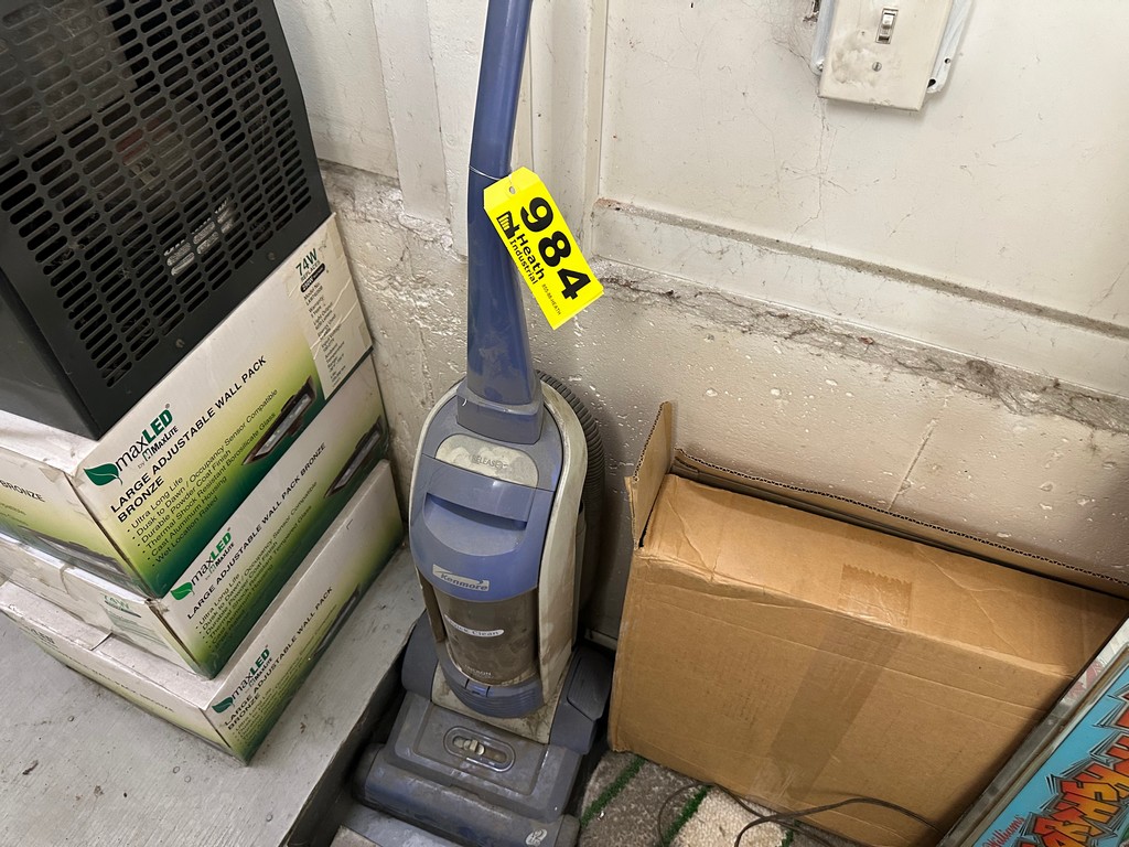 Lot 984