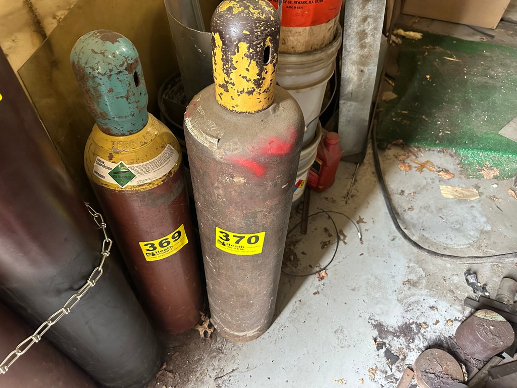 Lot 370