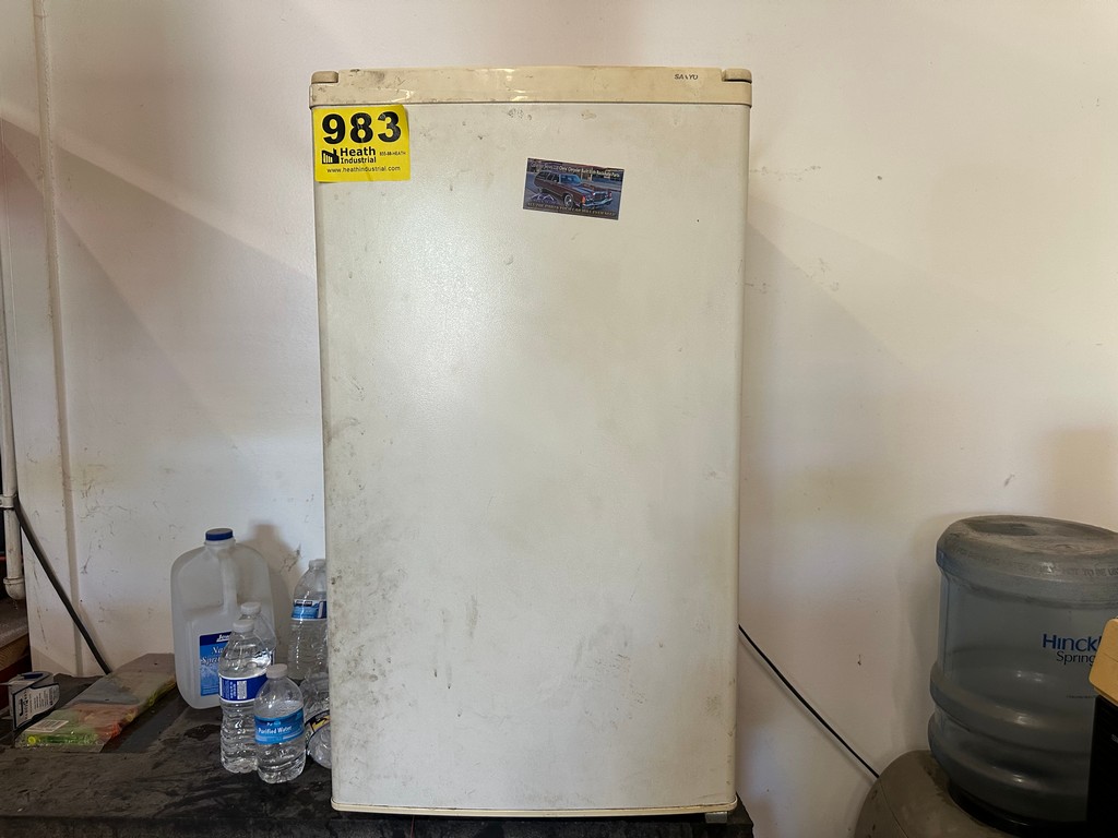 Lot 983
