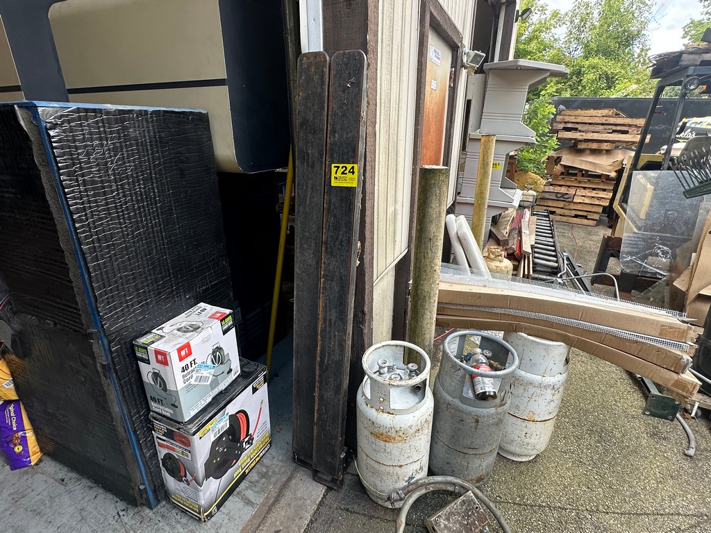 Lot 724