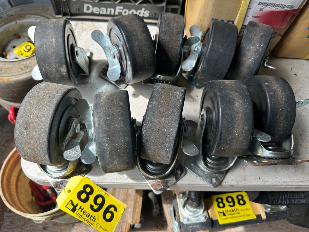 Lot 896