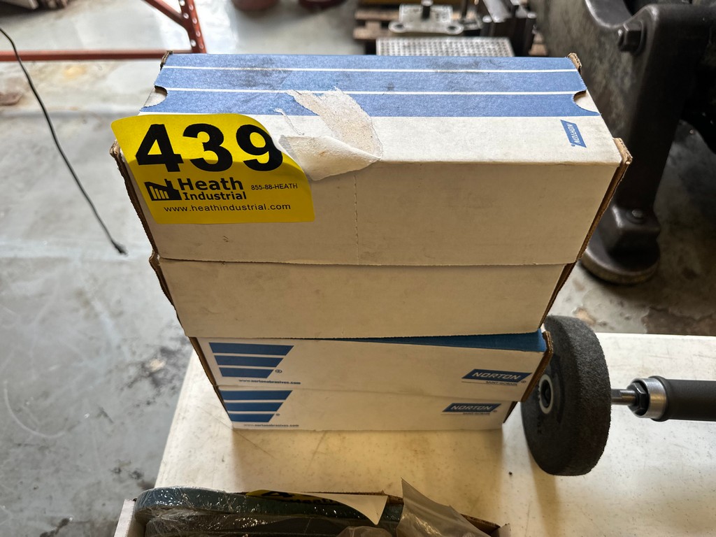 Lot 439