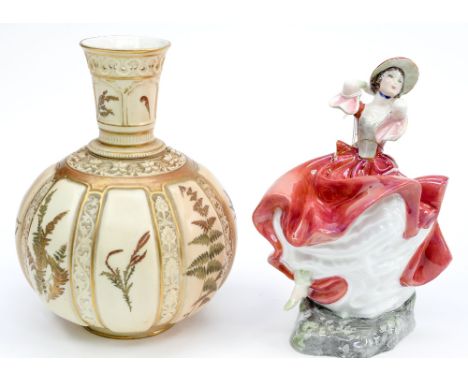 A Royal Worcester 1331 Onion shaped vase, blush ivory ground printed and tinted with ferns and other foliage, height 21 cm ap