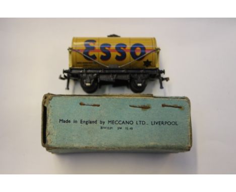 Hornby Dublo petrol tank wagon D1 'Esso' Buff in light blue box dated 11.49 