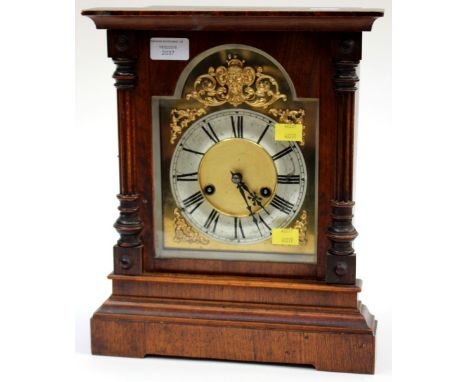 A late Victorian mantel clock 