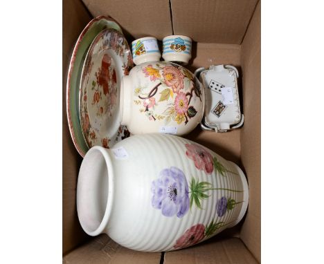 An Art Deco Radford's hand painted ribbed baluster vase, an Art Deco ceramic bridge set, a 1950s Sadler's ovoid vase, a pair 