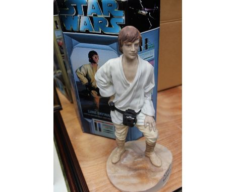 Star Wars large size ceramic figure Masterworth series with certificate 0012 of 1000 worldwide by Rick Lewis 