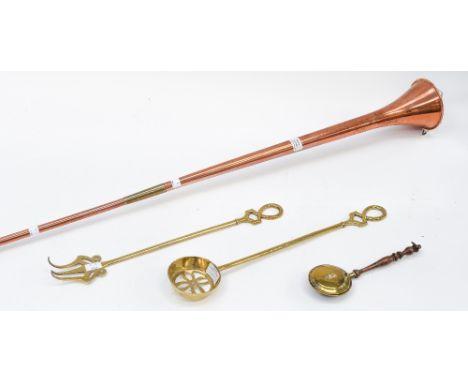 Post horn, mini brass bed warmer with Lincoln Imp design to lid, two brass fire ornaments in fork and pan form