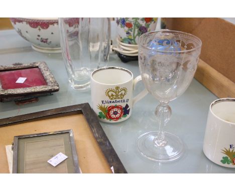 A mixed lot to include a silver mounted picture frame (af), a table lamp (sold as parts), glassware etc 