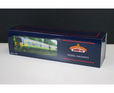 Boxed Bachmann OO gauge 31-511 158 2 Car DMU Arriva set 