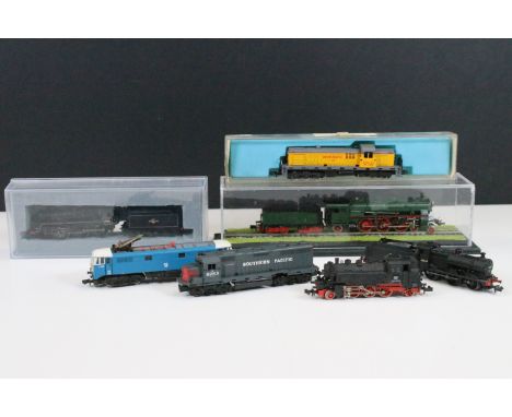 Seven N gauge locomotives to include Arnold 4-6-2 3610 in green livery with display case, Bachmann 2-6-0 76069 (housed with F