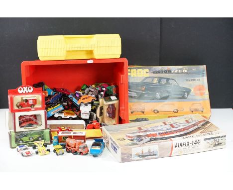 Quantity of mixed toys to include collection of mixed playworn diecast models including Corgi, Matchbox Rolamatics, Corgi Whi