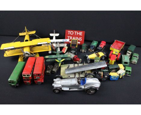 Quantity of tin plate and clockwork models to include Triang Minic (2 x 60M Double Decker Bus in red with decals, 52M Single 