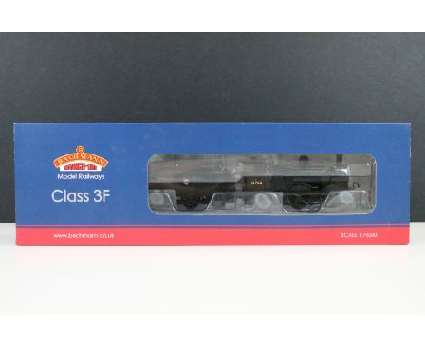 Boxed Bachmann OO gauge 31-626 Class 3F 43762 BR black early emblem locomotive 