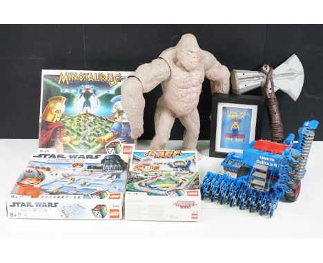 Group of toys to include framed Lego Toy Story Woody minifigure, 3 x boxed Lego game (Star Wars Battle of Hoth, Race 3000 &am