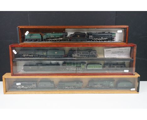 Ten OO gauge locomotives to include Hornby Kneller Hall, Hornby 0-4-4 T Class MT, Bachmann 0-8-0 G2A, Bachmann Springbok 4-6-
