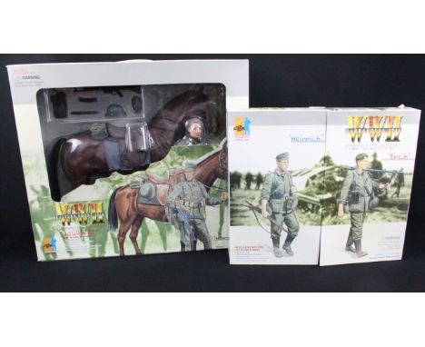 Two boxed Dragon WWII action figure sets to include WWII Barbarossa 1941 Wehrmacht Machine Gun Team and WWII Eastern Front 19