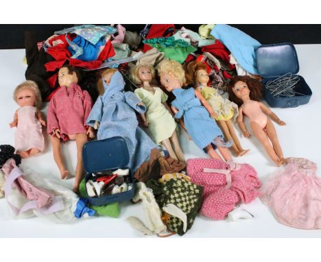 Collection of dolls and clothing to include 7 x dolls featuring Mattel Barbie Skipper doll, Ideal Tammy doll, etc and selecti