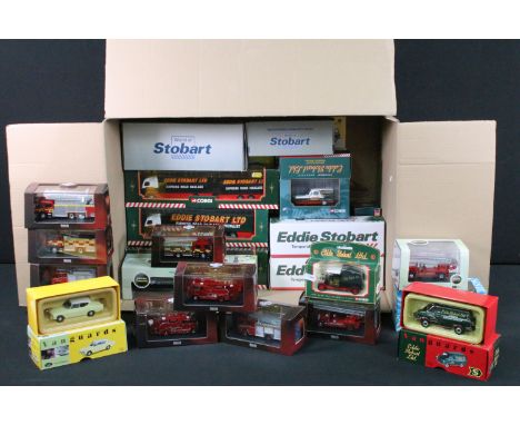 39 Boxed / cased diecast models to include Oxford Diecast Commercials, 12 x Vanguards including VA11101, VA06000, VA14004, VA