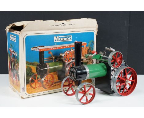 Steam Engine - Boxed Mamod TE1A Traction Engine Steam Engine, in main body green with red spoked wheels, model vg, box showin