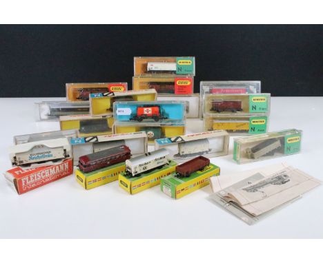 22 Cased / boxed N gauge items of rolling stock to include Minitrix, Fleischmann, Wrenn &amp; Rapido featuring tankers, wagon