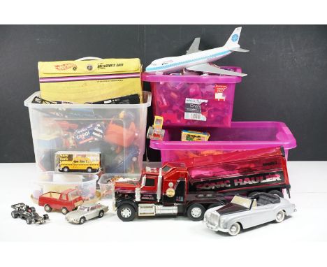 Quantity of mixed playworn diecast models to include Mattel Hot Wheels, Corgi, Dinky, Matchbox, etc, featuring Hot Wheels Rrr
