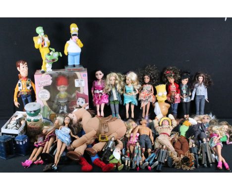 Large collection of 1990s onwards dolls to include Spin Master Moxie Teenz dolls including Arizona, Mattel Barbie dolls inclu