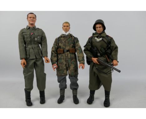 Dragon - Three unboxed 1:6 scale WW2 German action figures attributed to Dragon / DiD. One in uniform only and one with detac