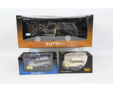 Autoart - Ixo - 3 x boxed Range Rover models, a P38 4.6 HSE in 1:18 scale # 70011, a P38 4.6 HSE in 1:43 scale and a 1970 V8 