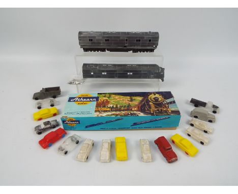 Carey Locomotive Works / Athearn - Varney - A boxed Carey Locomotive Works / Athearn E7 American diesel locomotive kit. Kit i