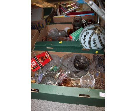 TWO TRAYS OF GLASSWARE TO INC A PINK DRESSING TABLE SET, LAMP ETC