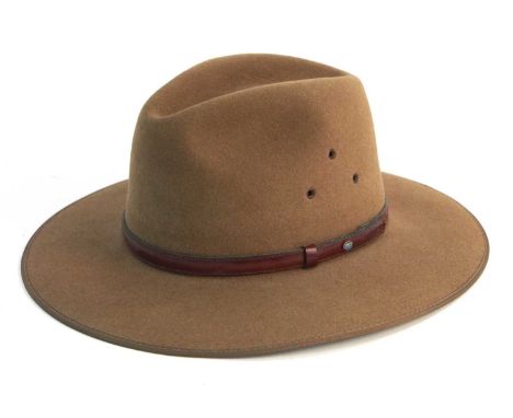 Akubra Australian Coober Pedy hat in khaki size 5 with opal triplet