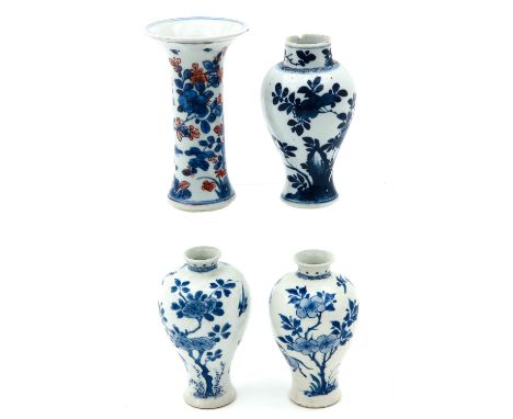 Including 1 Imari and 3 blue and white decor, tallest vase is 13 cm., chip and hairline.